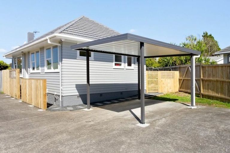 Photo of property in 27 Roby Street, Te Atatu Peninsula, Auckland, 0610
