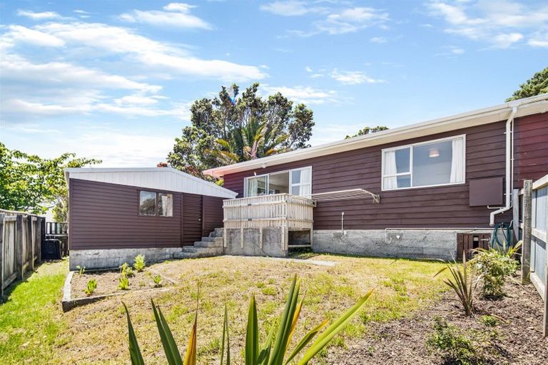 Photo of property in 57a Stewart Drive, Newlands, Wellington, 6037