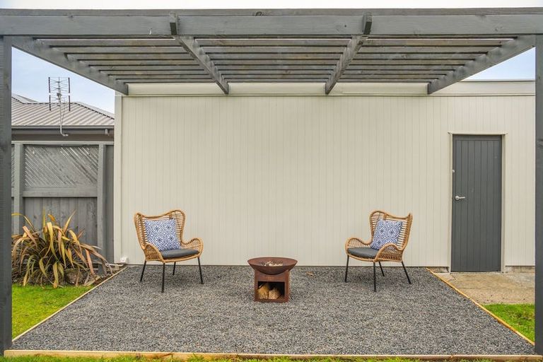 Photo of property in 43 Vivian Street, Burwood, Christchurch, 8083