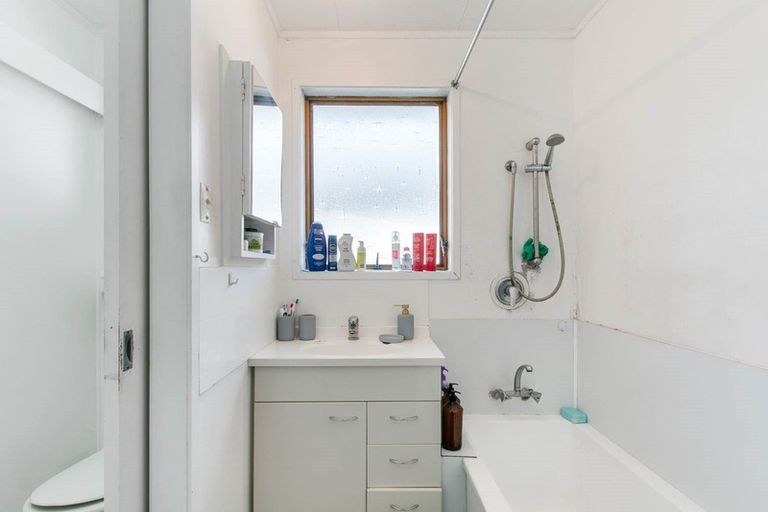 Photo of property in 2/1 Carter Place, Manurewa, Auckland, 2102