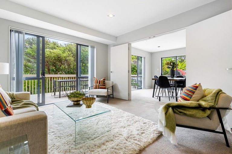 Photo of property in 46 Newbury Place, Schnapper Rock, Auckland, 0632