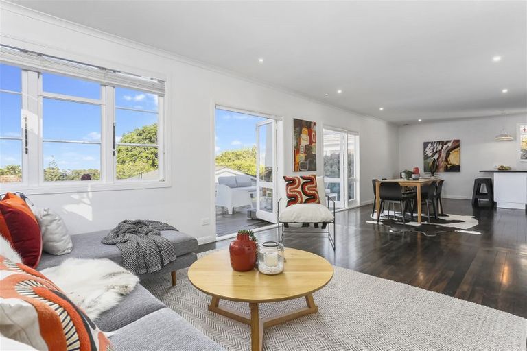 Photo of property in 121 Hinemoa Street, Birkenhead, Auckland, 0626