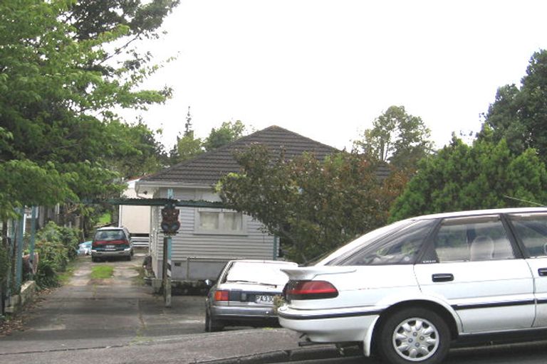 Photo of property in 123 Taikata Road, Te Atatu Peninsula, Auckland, 0610