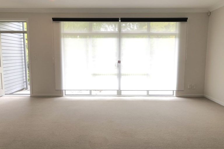 Photo of property in 10/44 Carlos Drive, Flat Bush, Auckland, 2016