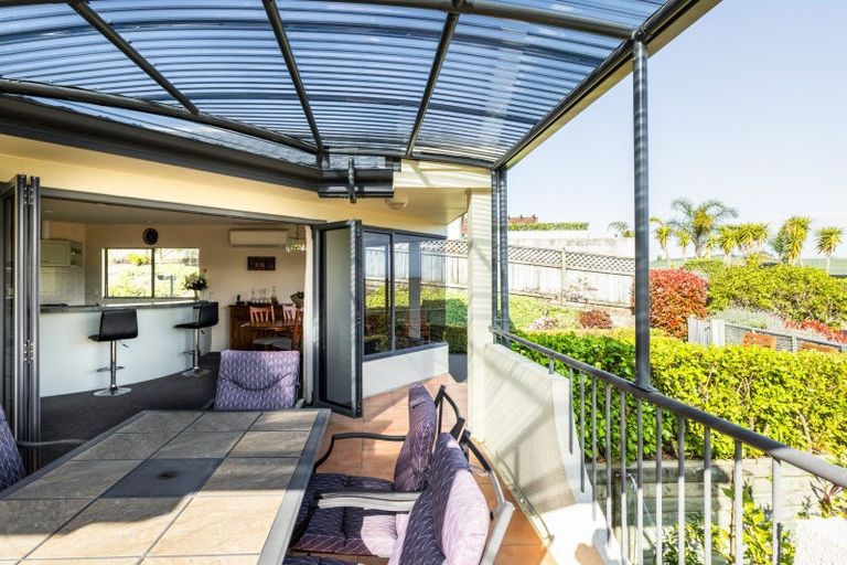 Photo of property in 11a Cumberland Rise, Taradale, Napier, 4112