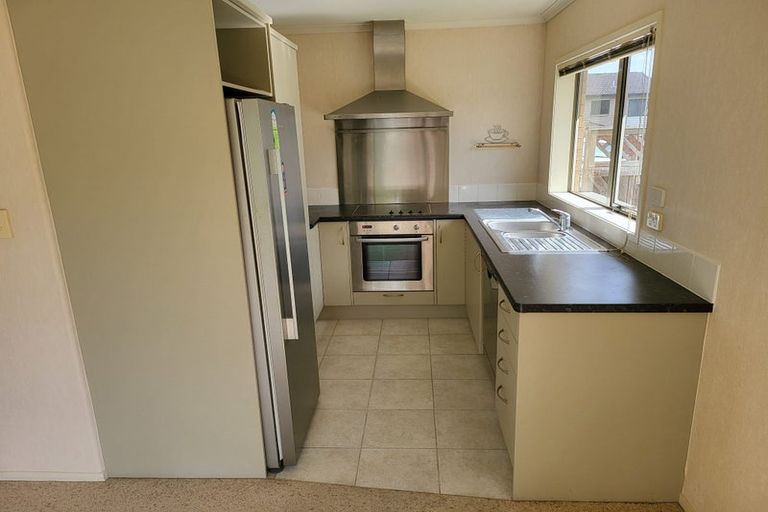 Photo of property in 19 Ballymore Drive, Pinehill, Auckland, 0632