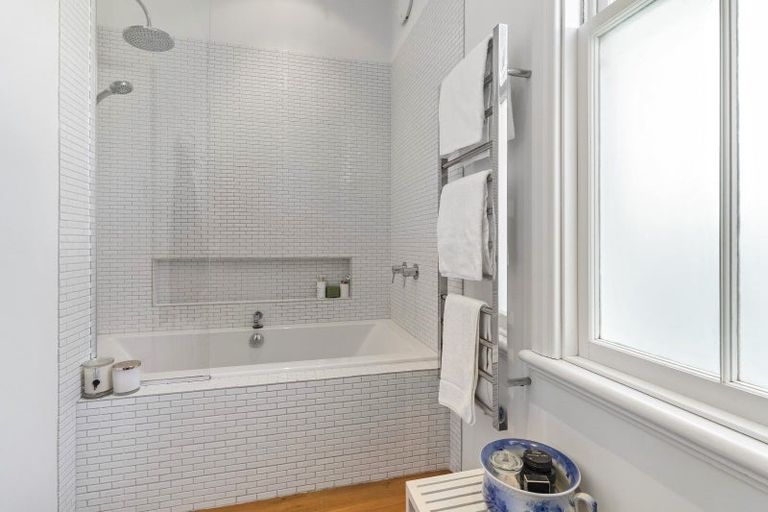 Photo of property in 100 Constable Street, Newtown, Wellington, 6021