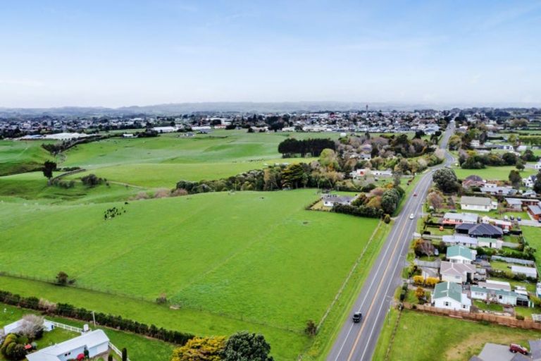Photo of property in 414 South Road, Hawera, 4674