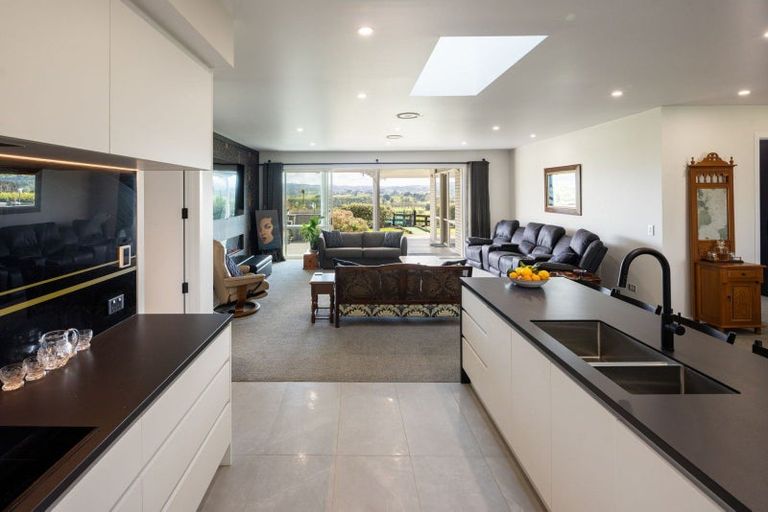 Photo of property in 300 Grove Road, Te Pahu, Hamilton, 3285