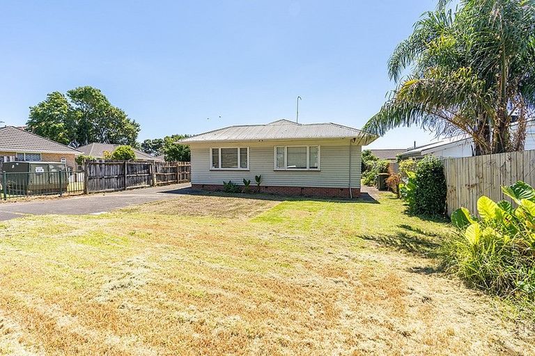 Photo of property in 383 Massey Road, Mangere East, Auckland, 2024