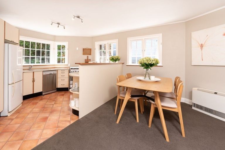 Photo of property in 10 Howard Street, Mount Cook, Wellington, 6021