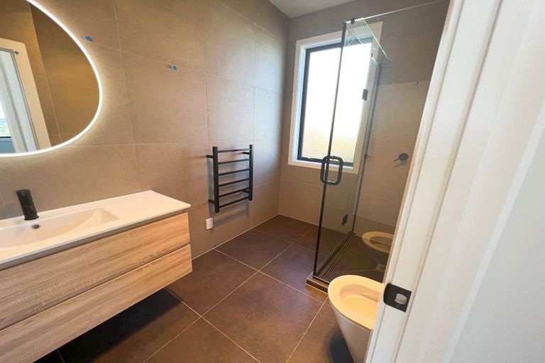 Photo of property in 17 Manawanui Way, Orewa, 0931