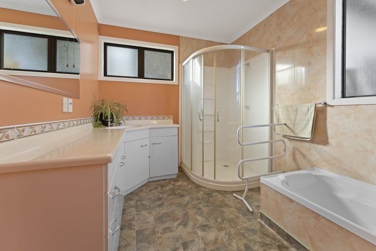 Photo of property in 12 Cordelia Street, Stratford, 4332