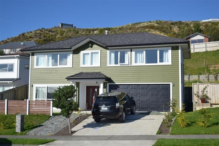 Photo of property in 11 Madeira Close, Whitby, Porirua, 5024