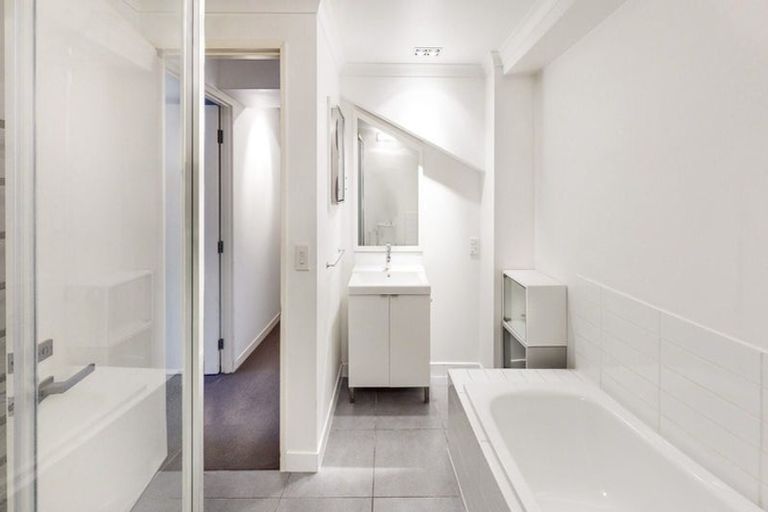 Photo of property in Augusta Apartments, 21/254 Willis Street, Te Aro, Wellington, 6011