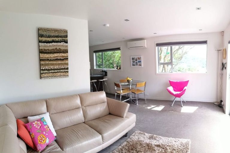 Photo of property in 4a Versailles Street, Karori, Wellington, 6012