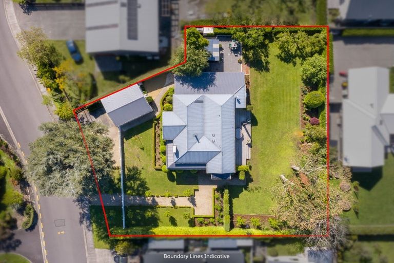 Photo of property in 16 Orchard Road, Greytown, 5712