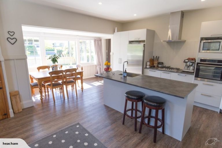 Photo of property in 192 Riverlaw Terrace, Saint Martins, Christchurch, 8022