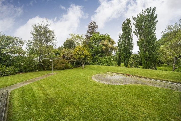 Photo of property in 73 Ruamahanga Crescent, Terrace End, Palmerston North, 4410