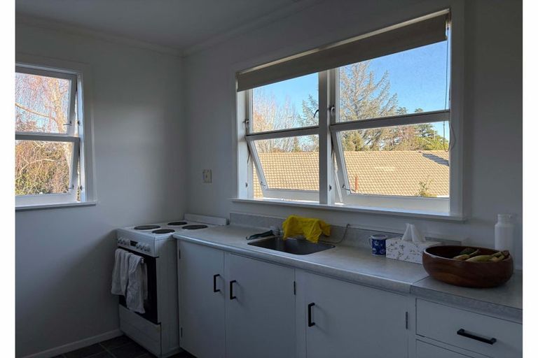 Photo of property in 2 Te Awe Awe Court, Hokowhitu, Palmerston North, 4410