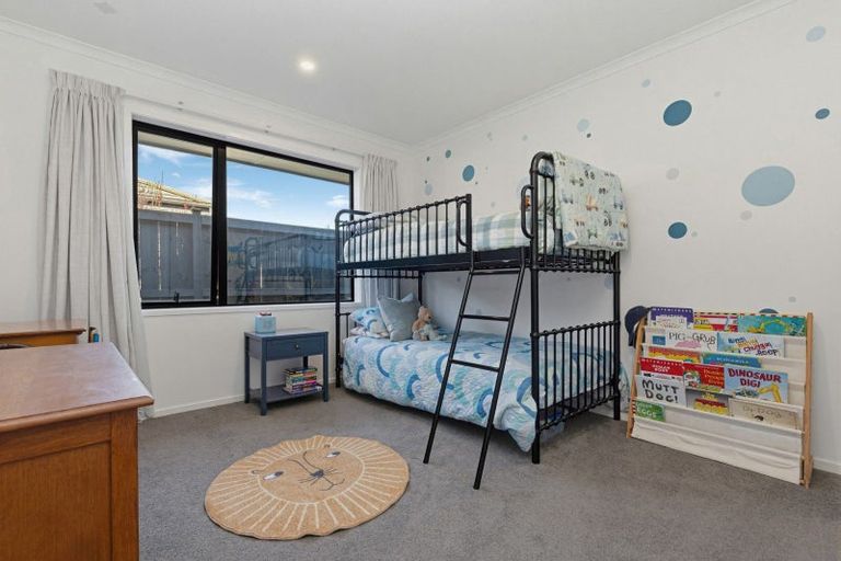 Photo of property in 22 Tauroa Drive, Tuakau, 2121