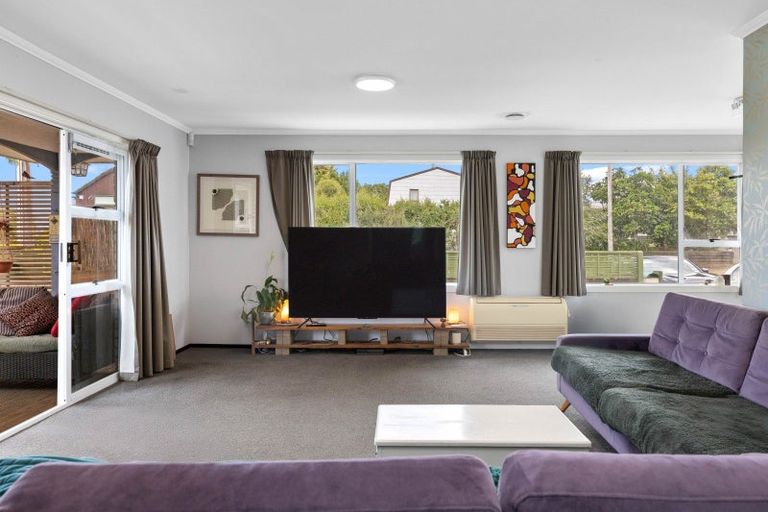 Photo of property in 11 Te Hatepe Avenue, Taupo, 3330