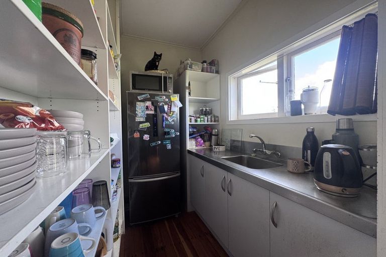 Photo of property in 13 Lyon Street, Marton, 4710