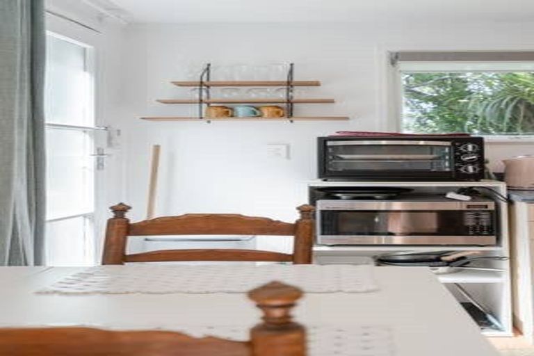 Photo of property in 84 Park Road, Titirangi, Auckland, 0604