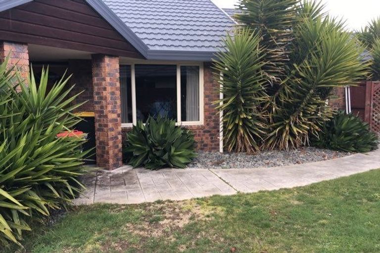Photo of property in 25 Broadhaven Avenue, Parklands, Christchurch, 8083