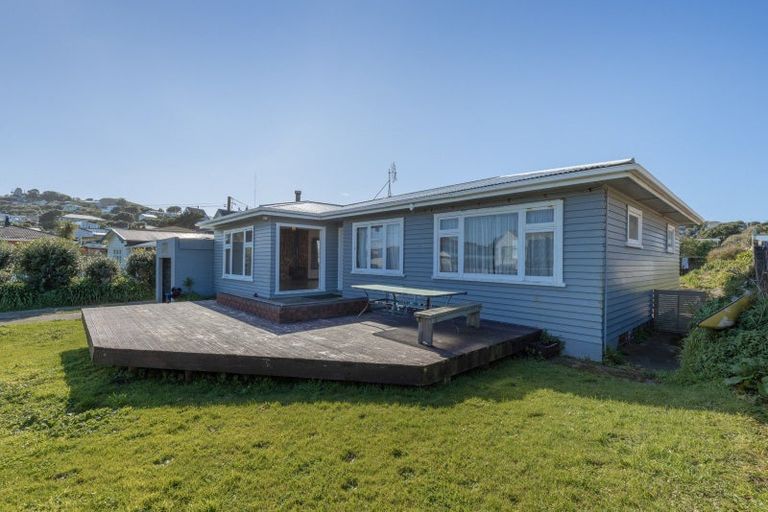 Photo of property in 8 Lambley Road, Titahi Bay, Porirua, 5022