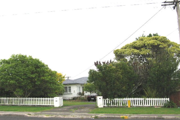 Photo of property in 81 Ocean View Road, Hillcrest, Auckland, 0627