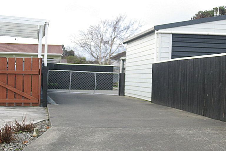 Photo of property in 18 Coromandel Court, Roslyn, Palmerston North, 4414