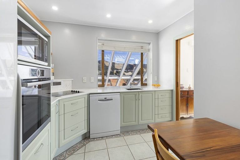 Photo of property in 66 Taylor Terrace, Tawa, Wellington, 5028