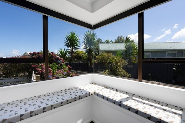 Photo of property in 10 Tawari Street, Inglewood, 4330