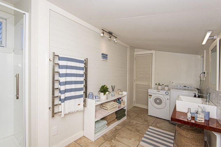 Photo of property in 128 Beach Road, Onerahi, Whangarei, 0110