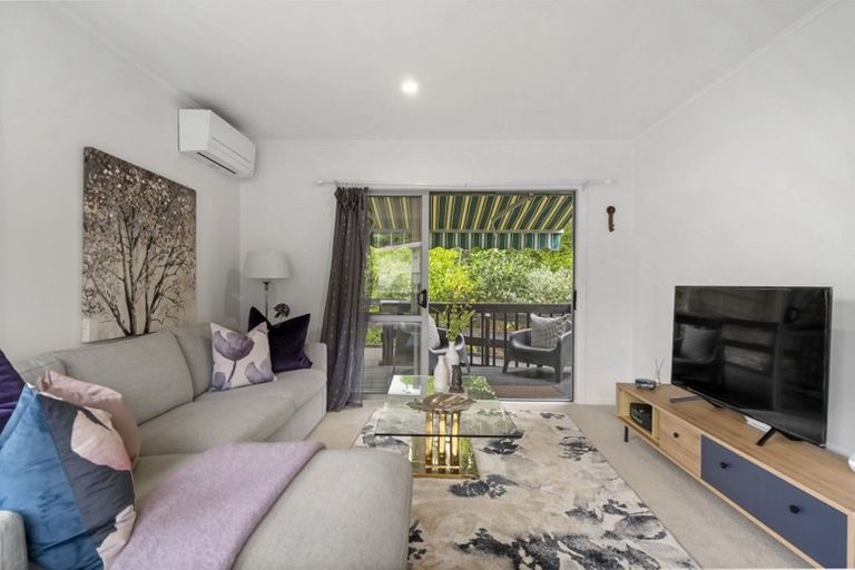 Photo of property in 57 Peach Road, Glenfield, Auckland, 0629