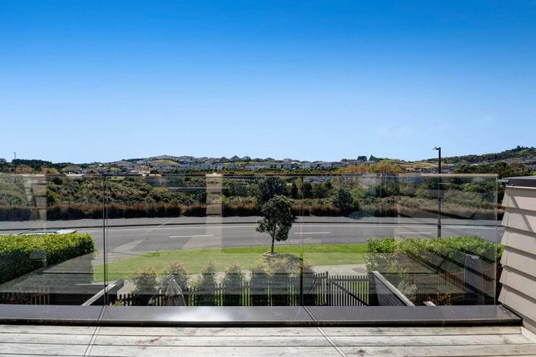 Photo of property in 14 Arran Point Parade, Orewa, 0931