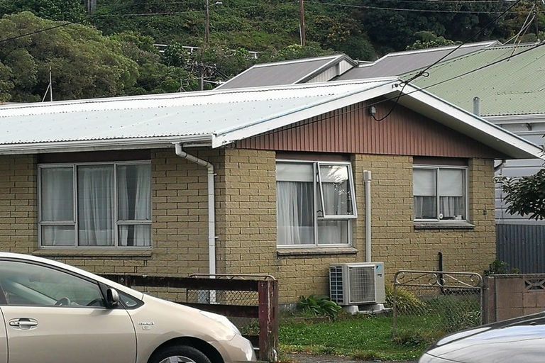 Photo of property in 86f1 Kilbirnie Crescent, Kilbirnie, Wellington, 6022