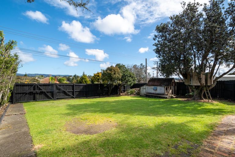 Photo of property in 82 Rosier Road, Glen Eden, Auckland, 0602