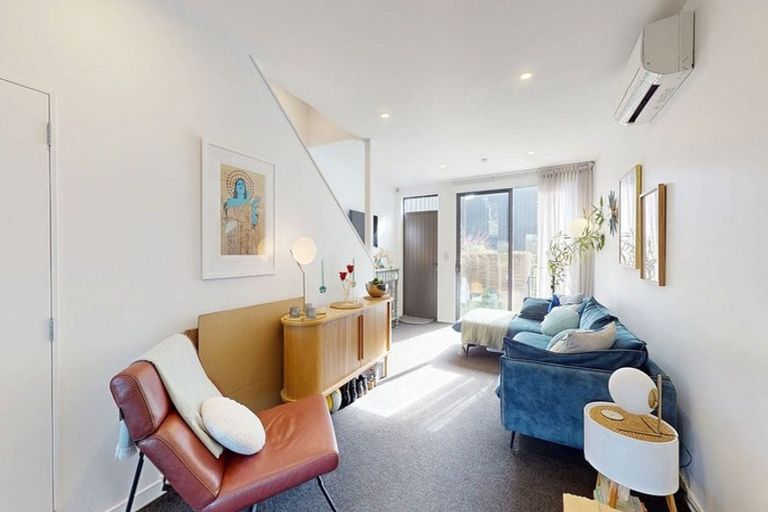 Photo of property in 39 Rua Kai Way, Brooklyn, Wellington, 6021