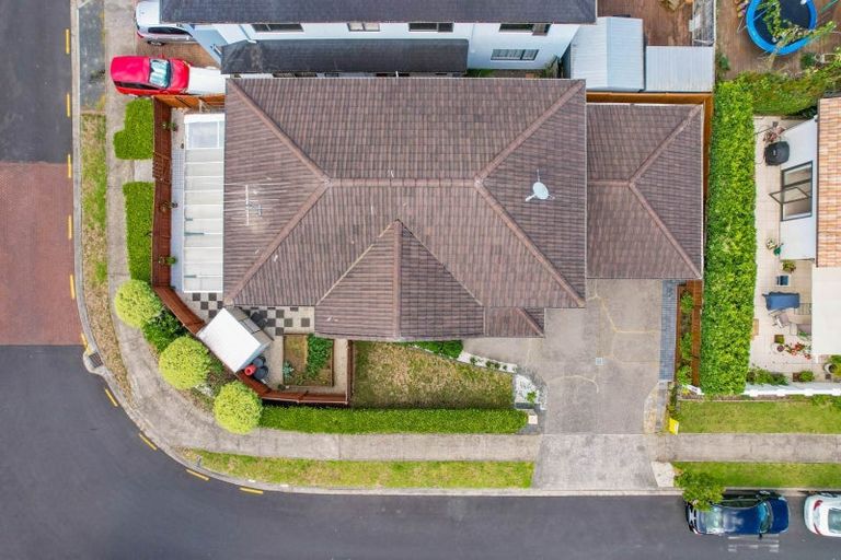 Photo of property in 16 Janway Avenue, Flat Bush, Auckland, 2016