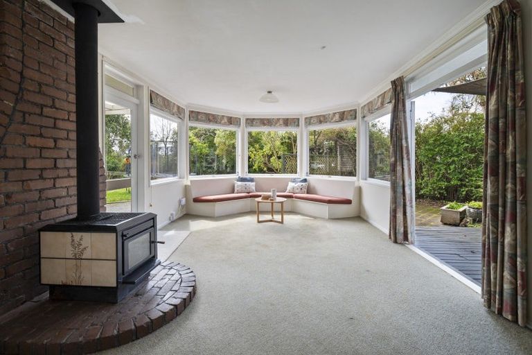 Photo of property in 393 Aokautere Drive, Aokautere, Palmerston North, 4471