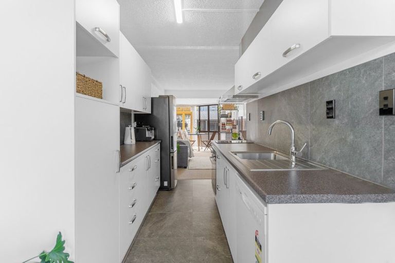 Photo of property in 40 Maunganui Road, Mount Maunganui, 3116