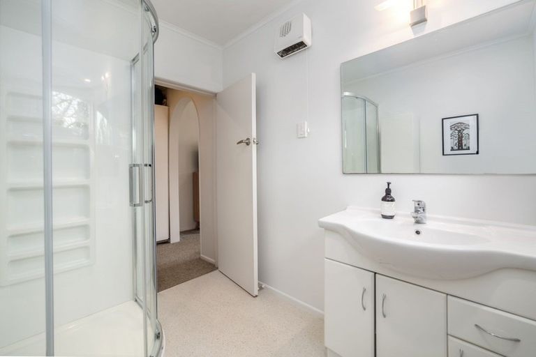 Photo of property in 16 Papawai Road, Greytown, 5712