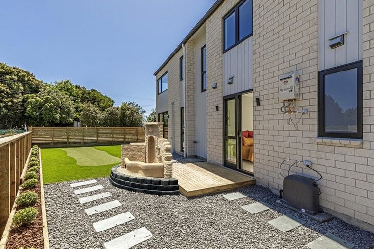 Photo of property in 46 Paretao Street, Massey, 0614