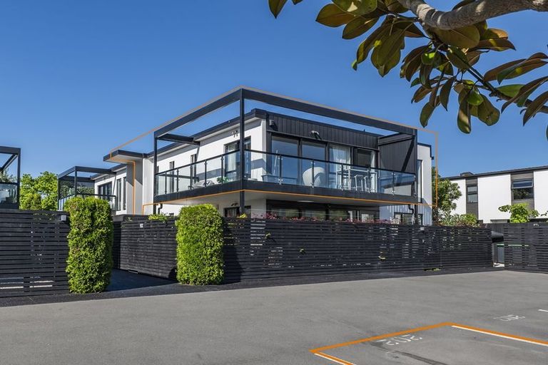 Photo of property in 4/275 Kilmore Street, Christchurch Central, Christchurch, 8011