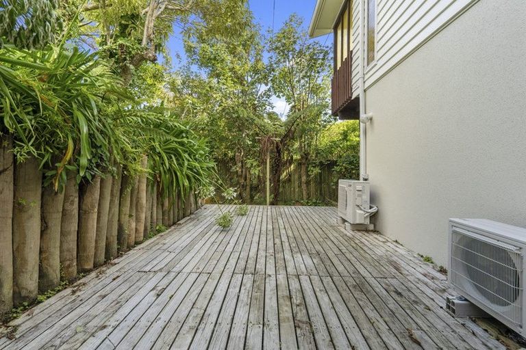 Photo of property in 2 Waterford Drive, Churton Park, Wellington, 6037