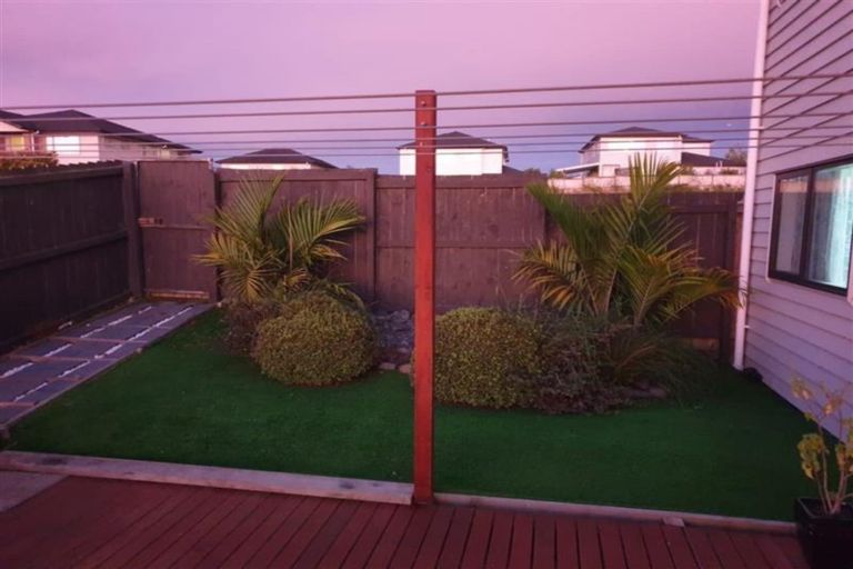 Photo of property in 23 Kirikiri Drive, Papakura, 2110