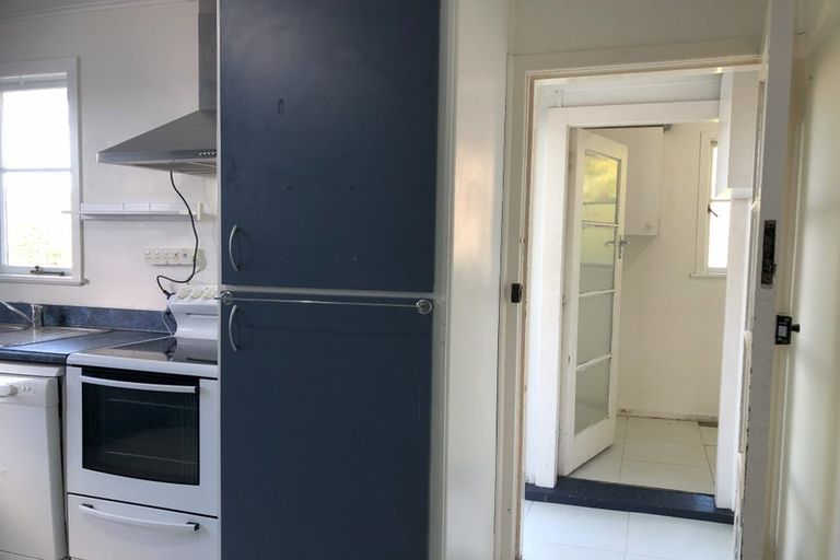 Photo of property in 1 Sarona Avenue, Glen Eden, Auckland, 0602