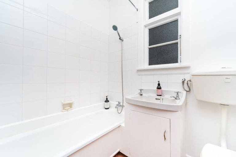 Photo of property in 8 Heretaunga Street, Palmerston North, 4414